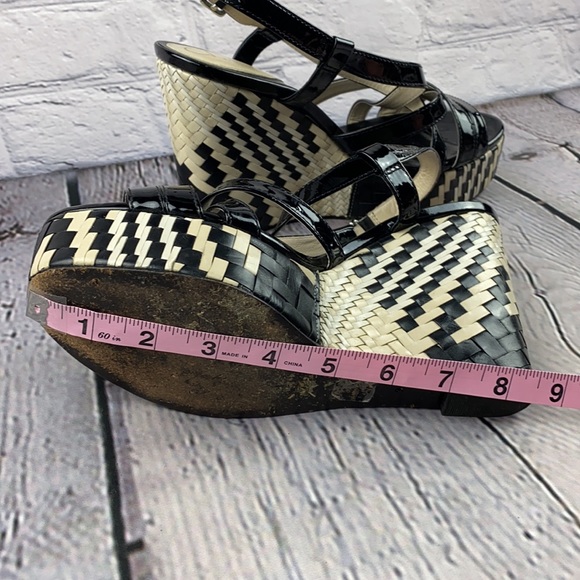 COLE HANN Black Patent Leather w/Cream/Off-White Leather Weave Wedges - Picture 9 of 17
